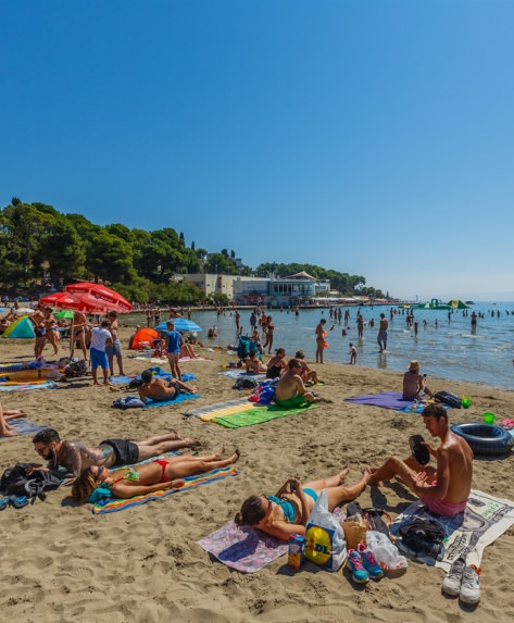 bacvice, sandy beach split